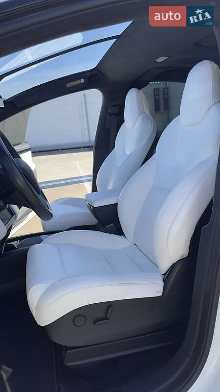 Позашляховик / Кросовер Tesla Model X 2019 в Києві