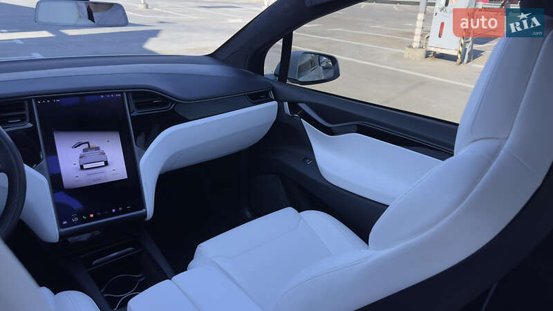 Позашляховик / Кросовер Tesla Model X 2019 в Києві