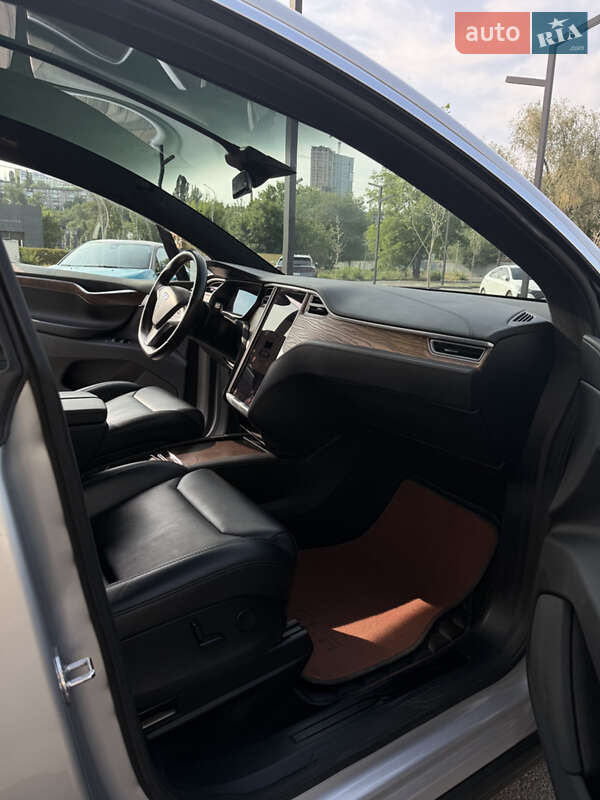 Внедорожник / Кроссовер Tesla Model X 2018 в Днепре фото 10 Внедорожник / Кроссовер Tesla Model X 2018 в Днепре