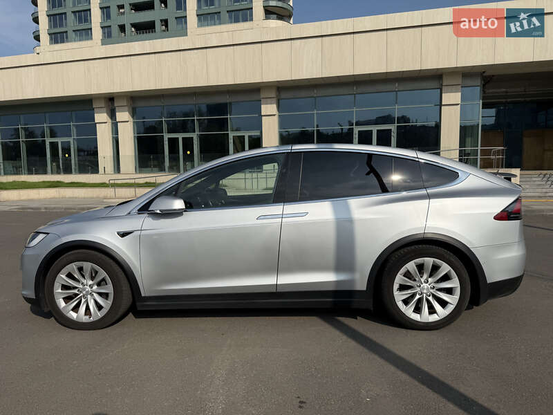 Внедорожник / Кроссовер Tesla Model X 2018 в Днепре фото 23 Внедорожник / Кроссовер Tesla Model X 2018 в Днепре