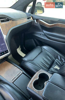 Внедорожник / Кроссовер Tesla Model X 2017 в 