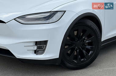 Позашляховик / Кросовер Tesla Model X 2016 в 