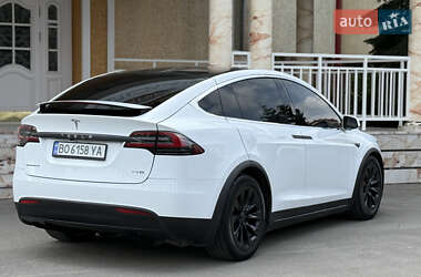 Позашляховик / Кросовер Tesla Model X 2016 в 