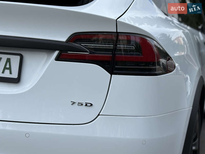 Позашляховик / Кросовер Tesla Model X 2016 в Тернополі