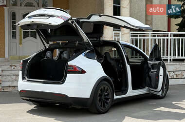 Позашляховик / Кросовер Tesla Model X 2016 в 