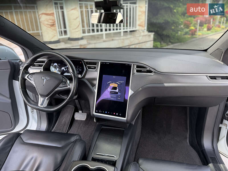 Позашляховик / Кросовер Tesla Model X 2016 в Тернополі