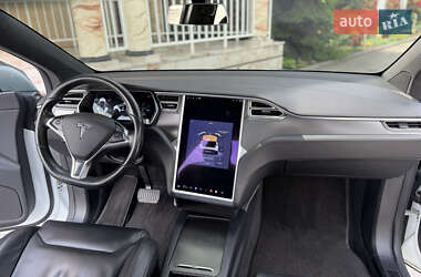Позашляховик / Кросовер Tesla Model X 2016 в 