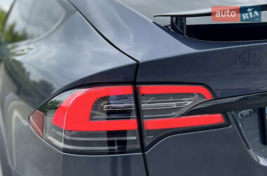 Позашляховик / Кросовер Tesla Model X 2022 в 