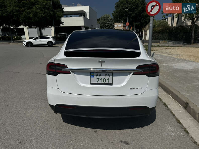 Позашляховик / Кросовер Tesla Model X 2020 в Києві