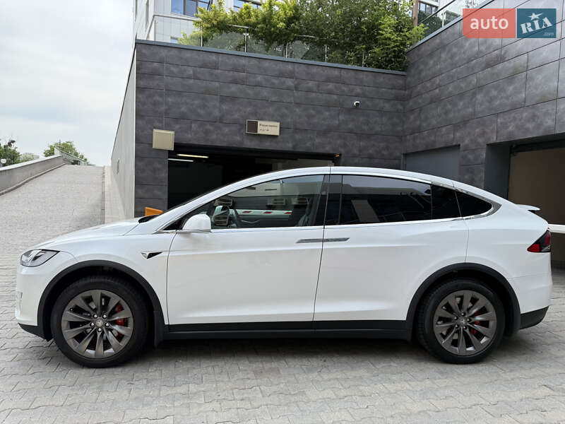 Внедорожник / Кроссовер Tesla Model X 2019 в Киеве