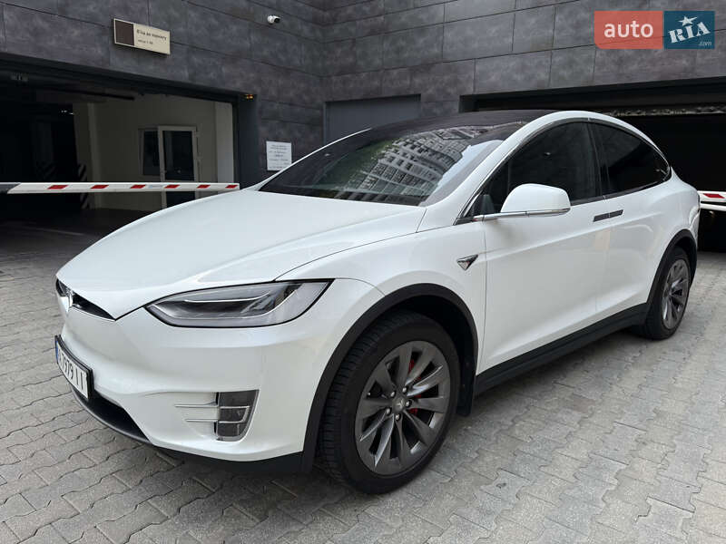 Внедорожник / Кроссовер Tesla Model X 2019 в Киеве