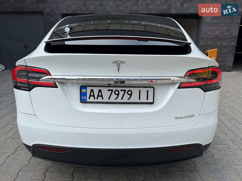 Внедорожник / Кроссовер Tesla Model X 2019 в Киеве
