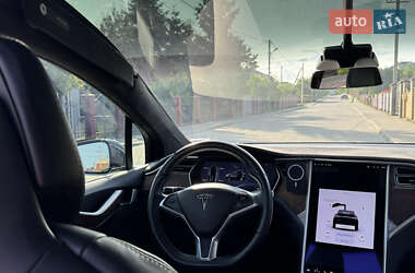 Позашляховик / Кросовер Tesla Model X 2017 в 
