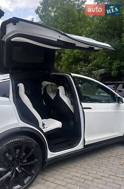 Внедорожник / Кроссовер Tesla Model X 2018 в 