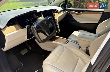 Позашляховик / Кросовер Tesla Model X 2019 в 