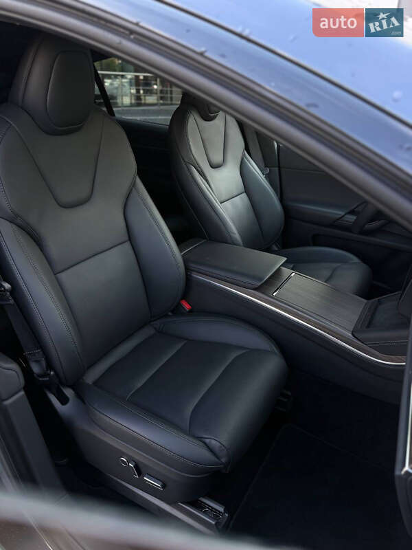 Позашляховик / Кросовер Tesla Model X 2023 в Чернівцях