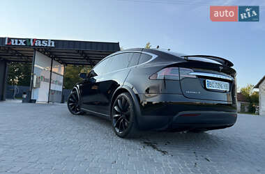 Позашляховик / Кросовер Tesla Model X 2018 в 