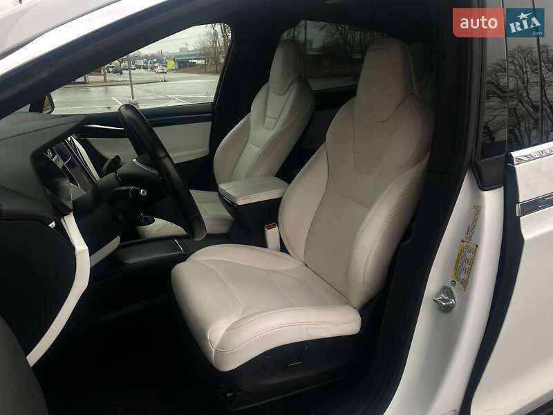 Позашляховик / Кросовер Tesla Model X 2017 в Києві