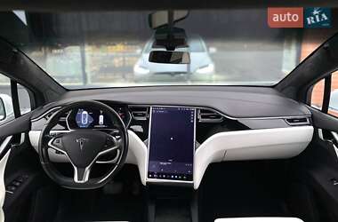 Внедорожник / Кроссовер Tesla Model X 2017 в 