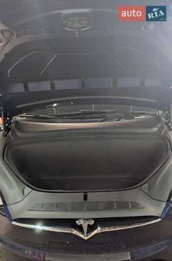 Внедорожник / Кроссовер Tesla Model X 2017 в 