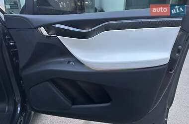 Позашляховик / Кросовер Tesla Model X 2020 в 