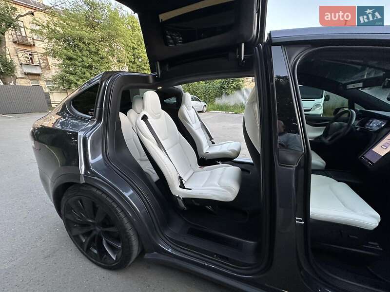 Позашляховик / Кросовер Tesla Model X 2020 в Львові