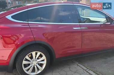 Внедорожник / Кроссовер Tesla Model X 2017 в 