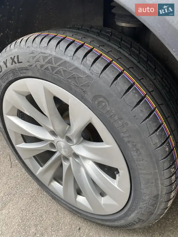 Внедорожник / Кроссовер Tesla Model X 2018 в 