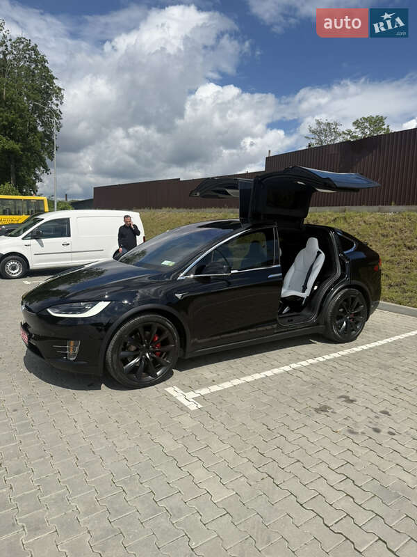 Внедорожник / Кроссовер Tesla Model X 2019 в Тернополе