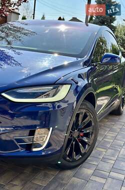 Позашляховик / Кросовер Tesla Model X 2016 в 