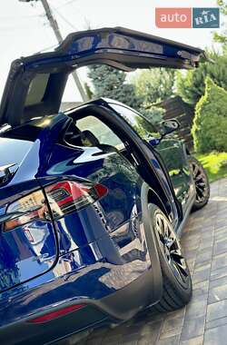 Позашляховик / Кросовер Tesla Model X 2016 в 