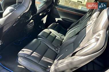 Позашляховик / Кросовер Tesla Model X 2016 в 