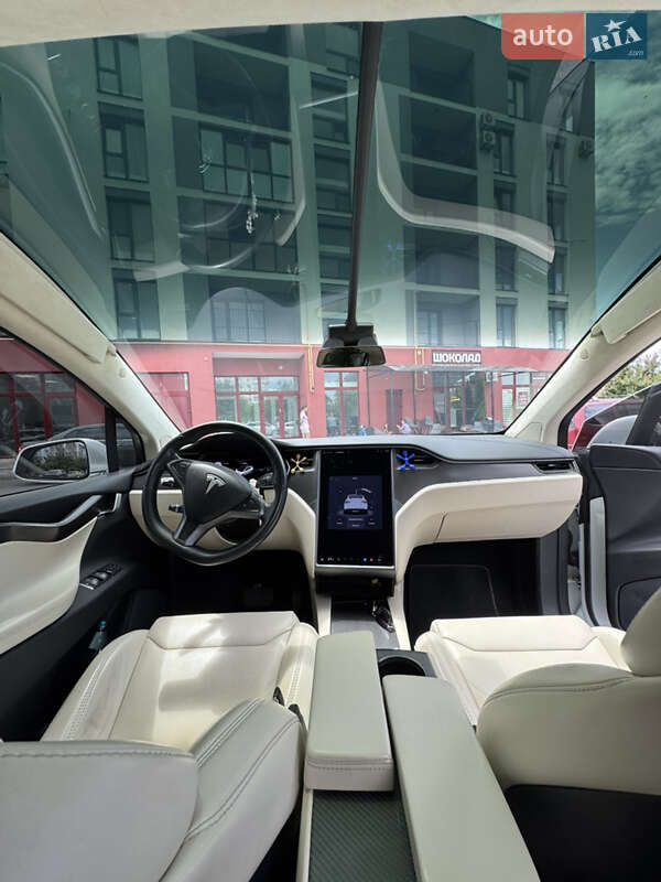 Внедорожник / Кроссовер Tesla Model X 2018 в Киеве
