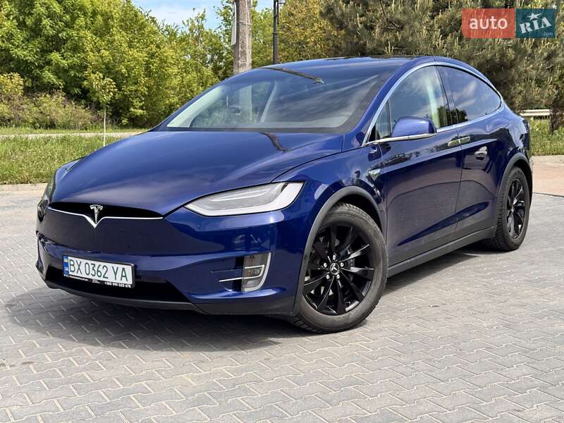 Позашляховик / Кросовер Tesla Model X 2016 в Хмельницькому