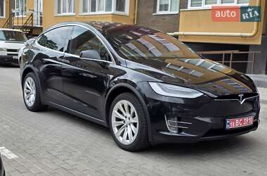 Позашляховик / Кросовер Tesla Model X 2017 в Рівному