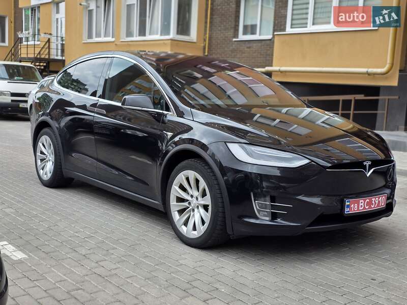 Внедорожник / Кроссовер Tesla Model X 2017 в Ровно