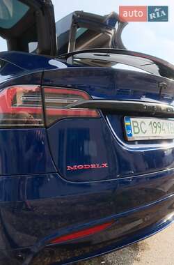 Позашляховик / Кросовер Tesla Model X 2019 в 