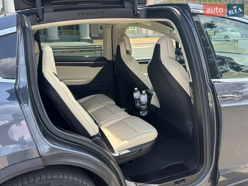 Позашляховик / Кросовер Tesla Model X 2017 в Одесі