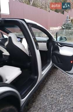 Позашляховик / Кросовер Tesla Model X 2017 в 