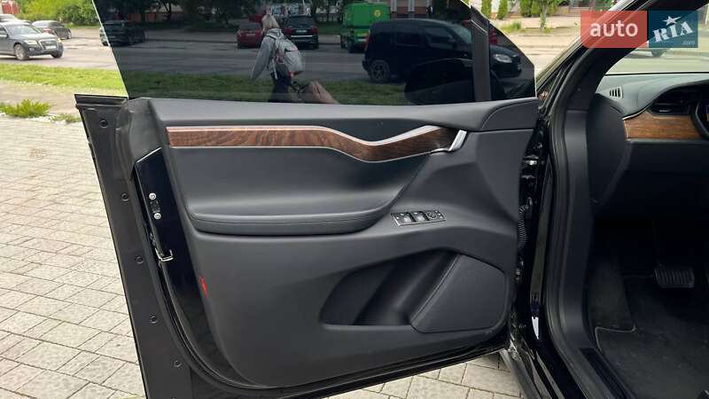 Внедорожник / Кроссовер Tesla Model X 2017 в Львове
