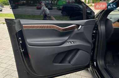 Позашляховик / Кросовер Tesla Model X 2017 в 
