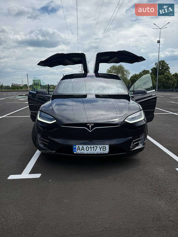 Внедорожник / Кроссовер Tesla Model X 2016 в 