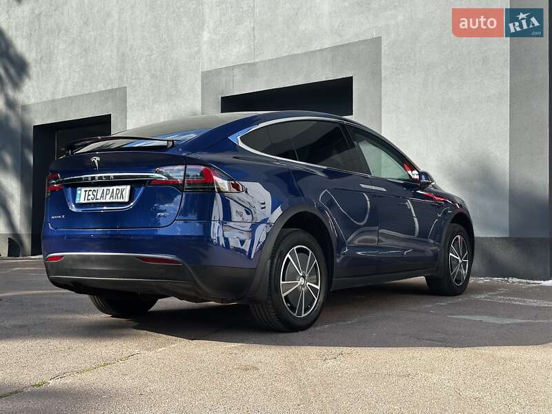 Внедорожник / Кроссовер Tesla Model X 2017 в Киеве
