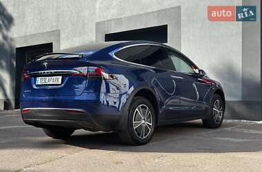 Внедорожник / Кроссовер Tesla Model X 2017 в 