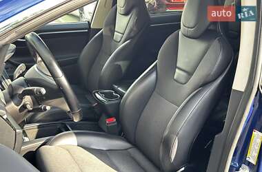 Внедорожник / Кроссовер Tesla Model X 2017 в 