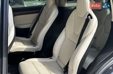 Позашляховик / Кросовер Tesla Model X 2017 в 