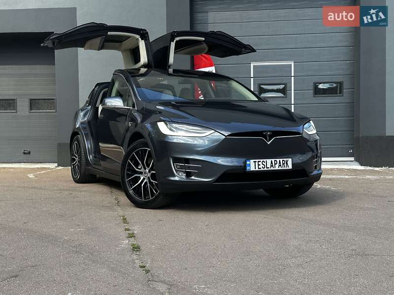 Позашляховик / Кросовер Tesla Model X 2017 в Києві