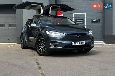 Позашляховик / Кросовер Tesla Model X 2017 в 