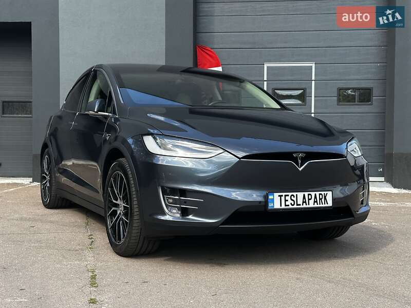 Позашляховик / Кросовер Tesla Model X 2017 в Києві