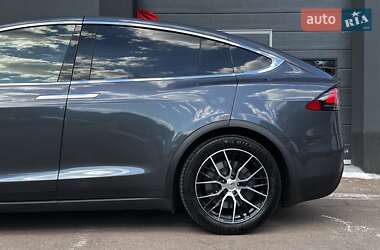Позашляховик / Кросовер Tesla Model X 2017 в 